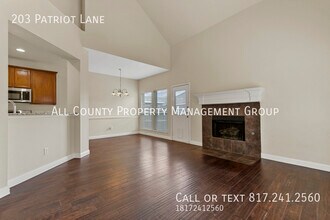 203 Patriot Ln in Euless, TX - Building Photo - Building Photo