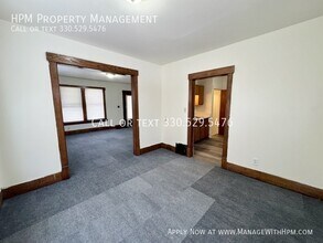 1722 Harrisburg Rd NE in Canton, OH - Building Photo - Building Photo