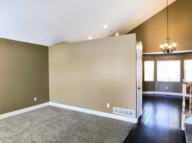 11412 Raspberry Ct in Draper, UT - Building Photo - Building Photo