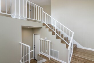 661 La Corona Ct in Oak Park, CA - Building Photo - Building Photo