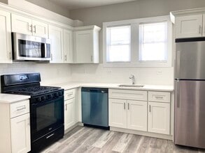 72 Clinton Pl, Unit 2 East in East Rutherford, NJ - Foto de edificio - Building Photo