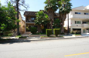 627 E Angeleno Ave in Burbank, CA - Building Photo - Building Photo