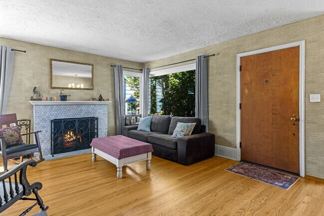 4416 NE Prescott St in Portland, OR - Foto de edificio - Building Photo