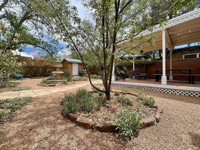 1201 Escalante St in Santa Fe, NM - Building Photo - Building Photo