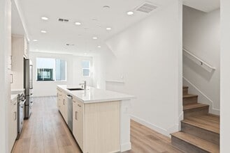 170 Uptown Cir, Unit 170 in Oakland, CA - Building Photo - Building Photo