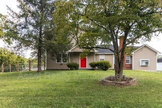 817 Ridgeview Dr in Clinton, TN - Building Photo - Building Photo