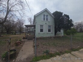 1214 W Butler St in Peoria, IL - Building Photo