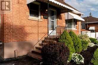 212 E 32nd St in Hamilton, ON - Building Photo - Building Photo