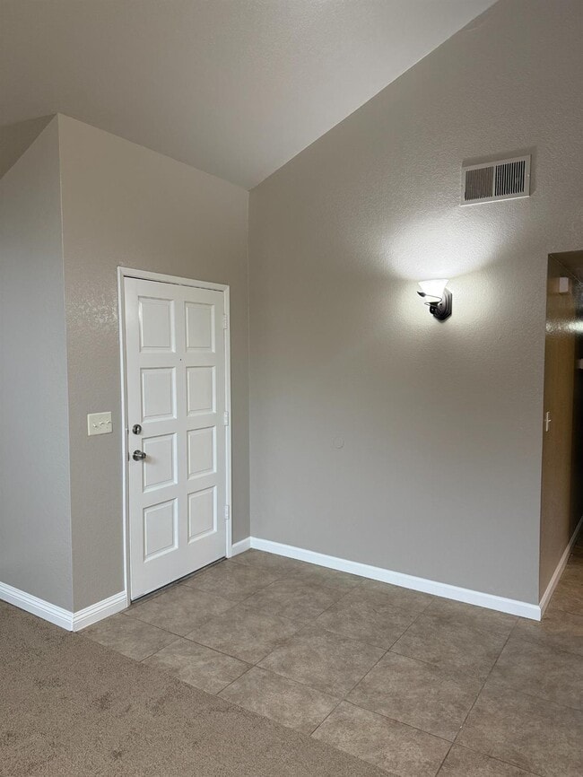 7738 N Woodrow Ave in Fresno, CA - Building Photo - Building Photo