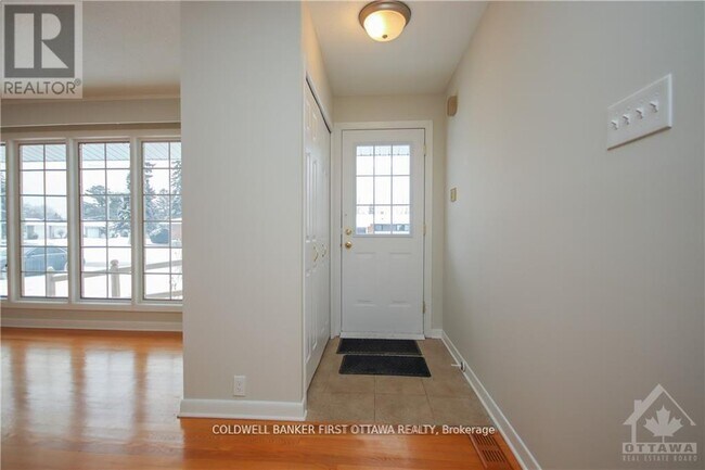 74 Hilliard Ave in Ottawa, ON - Building Photo - Building Photo