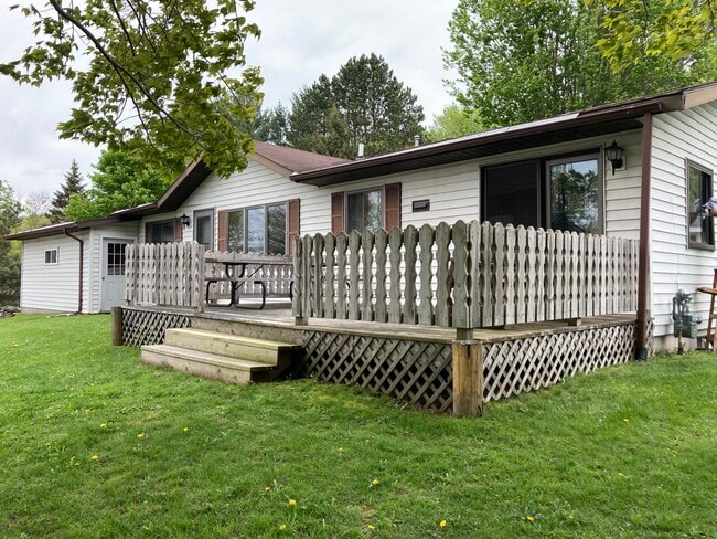 property at 4942 E Lakeview St