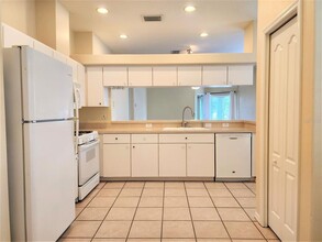 17106 Kiteglide Ct in Fish Hawk, FL - Building Photo - Building Photo