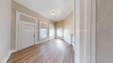 2326 Moncrief Rd in Jacksonville, FL - Building Photo - Building Photo