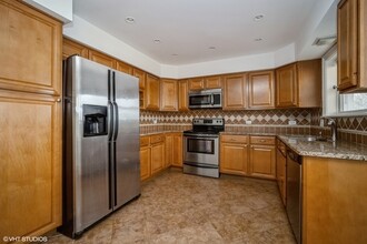 1335 1st St in Northbrook, IL - Building Photo - Building Photo