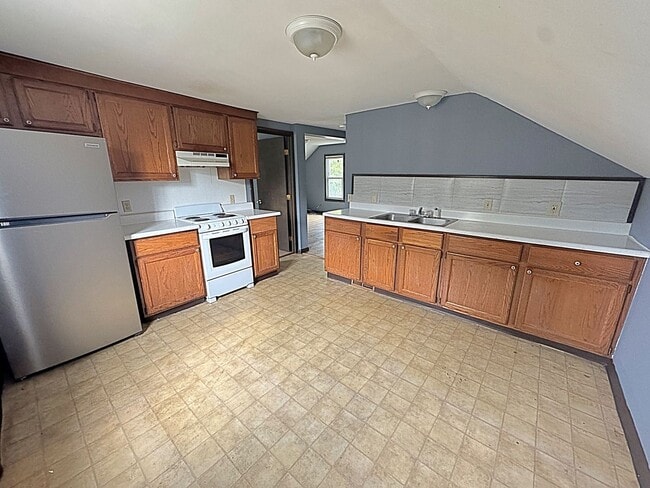 property at 404 Hartwell Ave