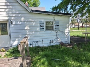 501 Lincoln St in Saint David, IL - Foto de edificio - Building Photo