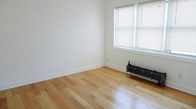 143 Nelson Ave in Jersey City, NJ - Foto de edificio - Building Photo