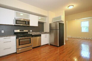 114 Everett St, Unit ##1-1 in Boston, MA - Building Photo