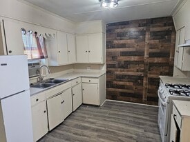 140 Ambroise St in Lafayette, LA - Building Photo