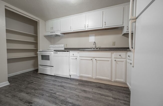 property at 500 Umstead Dr