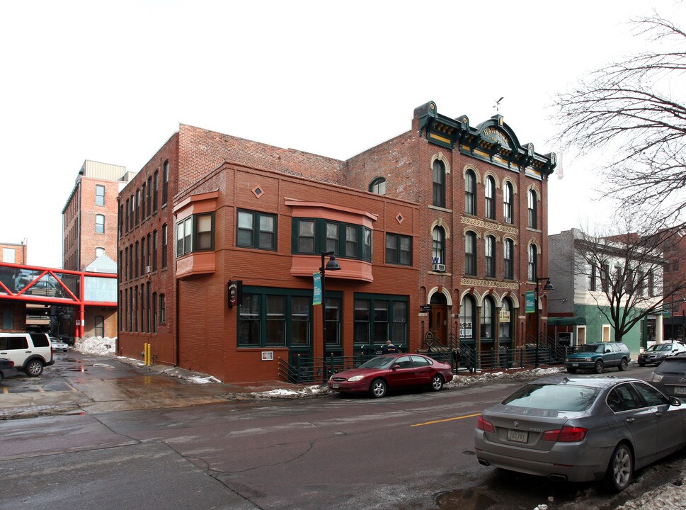 207 4th St in Des Moines, IA - Foto de edificio