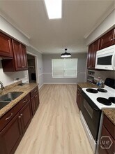 10520 Sugarbush Rd in Savannah, GA - Building Photo - Building Photo