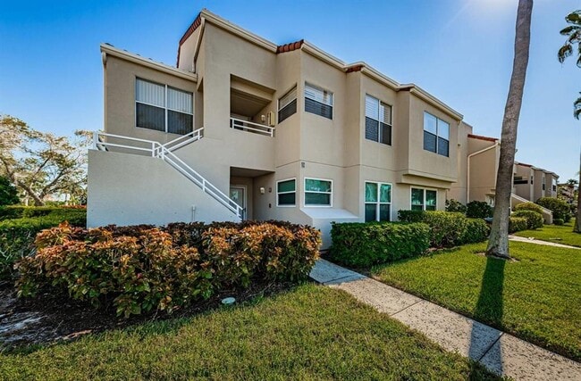 6000 Bahia Del Mar Cir in St. Petersburg, FL - Building Photo - Building Photo