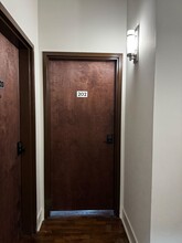 1201 N Central St, Unit 202 in Knoxville, TN - Foto de edificio - Building Photo