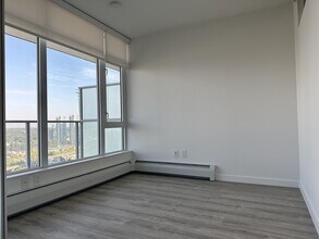 13350-13350 Central Ave in Surrey, BC - Building Photo - Building Photo