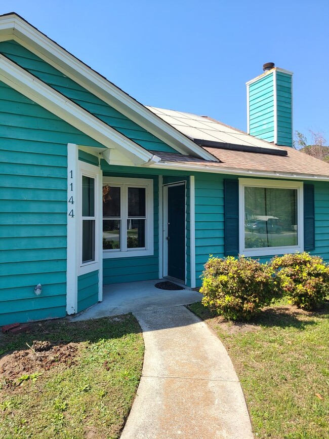 1144 Landsdowne Dr in Charleston, SC - Building Photo - Building Photo