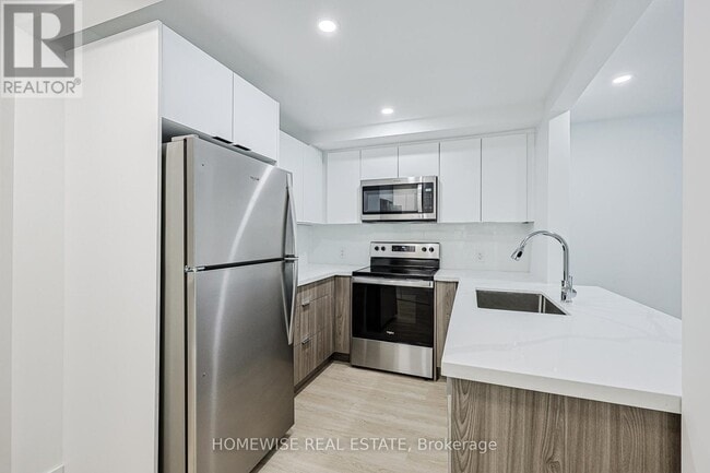 100 Liberty St N in Clarington, ON - Building Photo - Building Photo