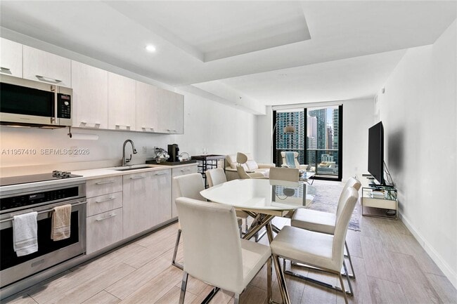 55 SW 9th St in Miami, FL - Building Photo - Building Photo