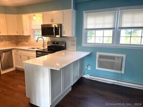 12 Terrace Pl in New Milford, CT - Building Photo - Building Photo