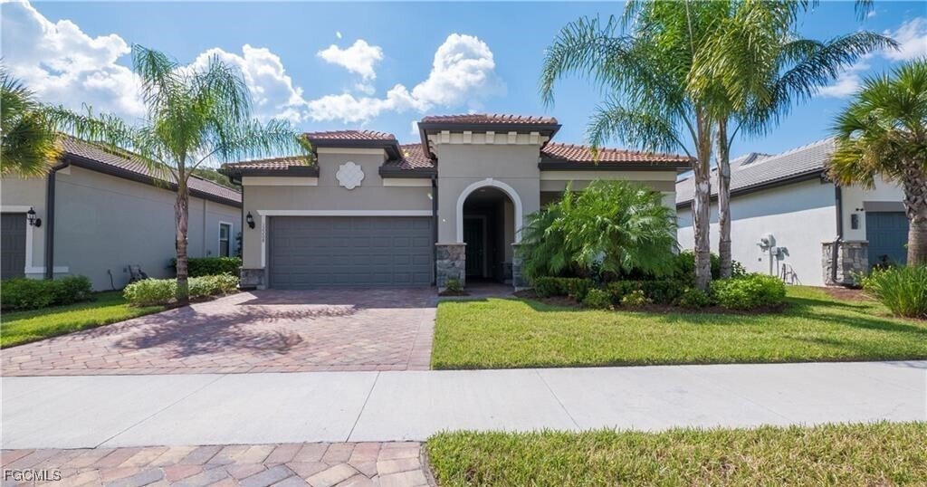 12208 Sussex St in Ft. Myers, FL - Building Photo