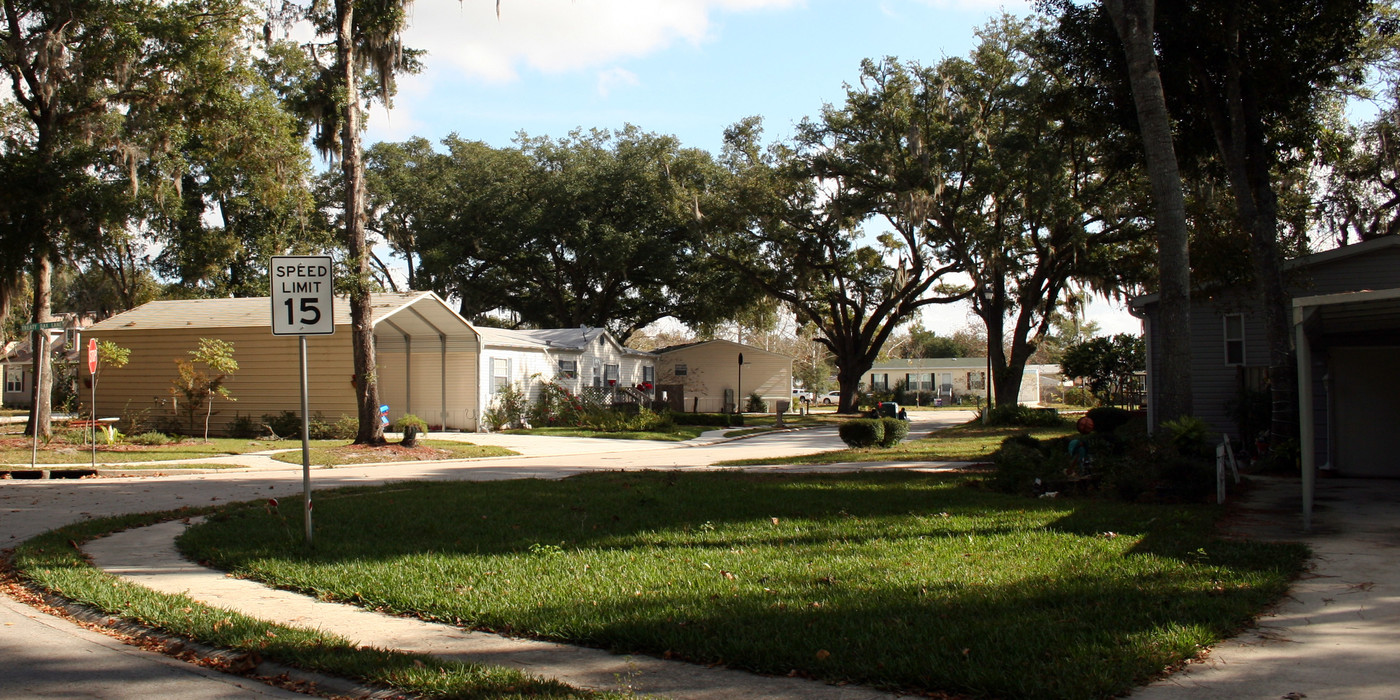 5075 State Road 13 N in St. Augustine, FL - Foto de edificio