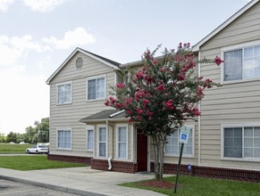 Howell Place in Baton Rouge, LA - Foto de edificio - Building Photo