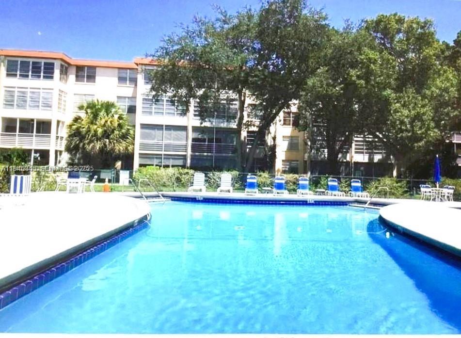 2600 NW 49th Ave in Lauderdale Lakes, FL - Building Photo