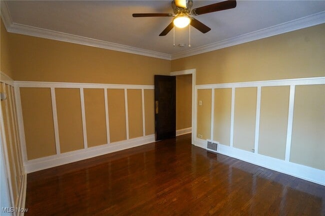 property at 1365 Phelps Ave