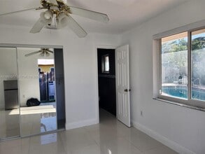 16101 SW 97th Ave in Miami, FL - Building Photo - Building Photo