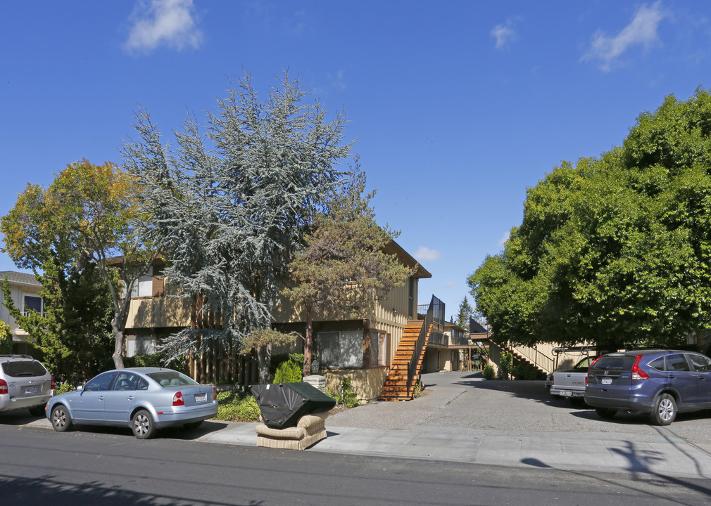 220 Curtner Ave in Palo Alto, CA - Building Photo