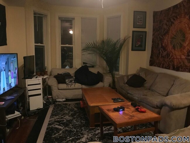 731 Parker St in Boston, MA - Building Photo - Building Photo