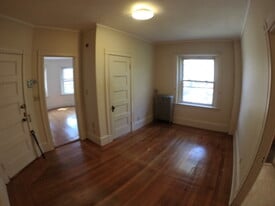 36 High St, Unit 5 in Brookline, MA - Building Photo