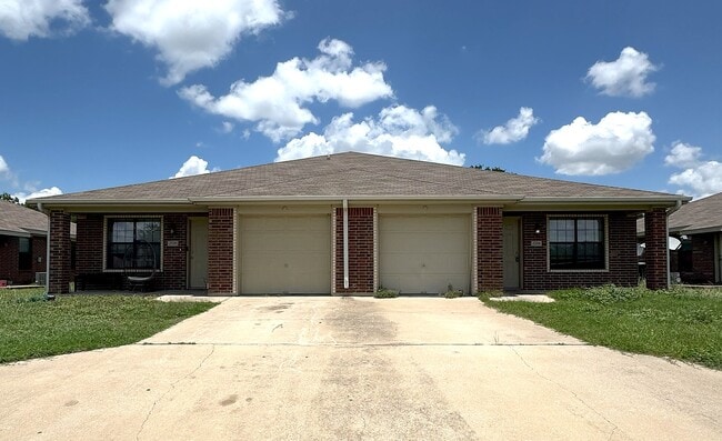 property at 2706 Ashley Dr