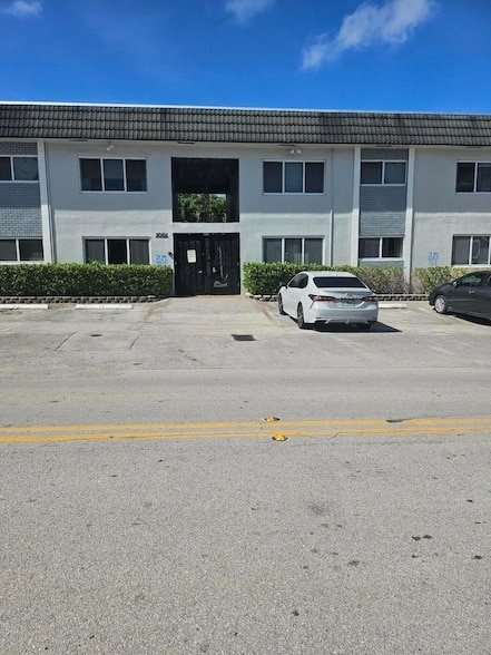 property at 1001 SE 16th St