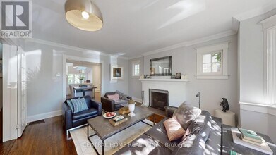 70 Pine Crescent in Toronto, ON - Building Photo - Building Photo