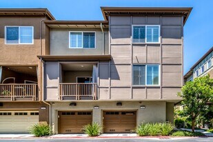 353 Odyssey Ln in Milpitas, CA - Building Photo