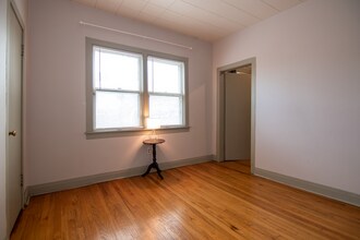 2416 N Artesian Ave-Unit -2 in Chicago, IL - Building Photo - Building Photo