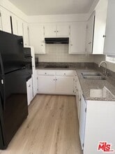 559 E Hyde Park Pl in Inglewood, CA - Building Photo - Building Photo