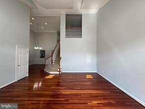 15028 Gaffney Cir in Gainesville, VA - Building Photo - Building Photo