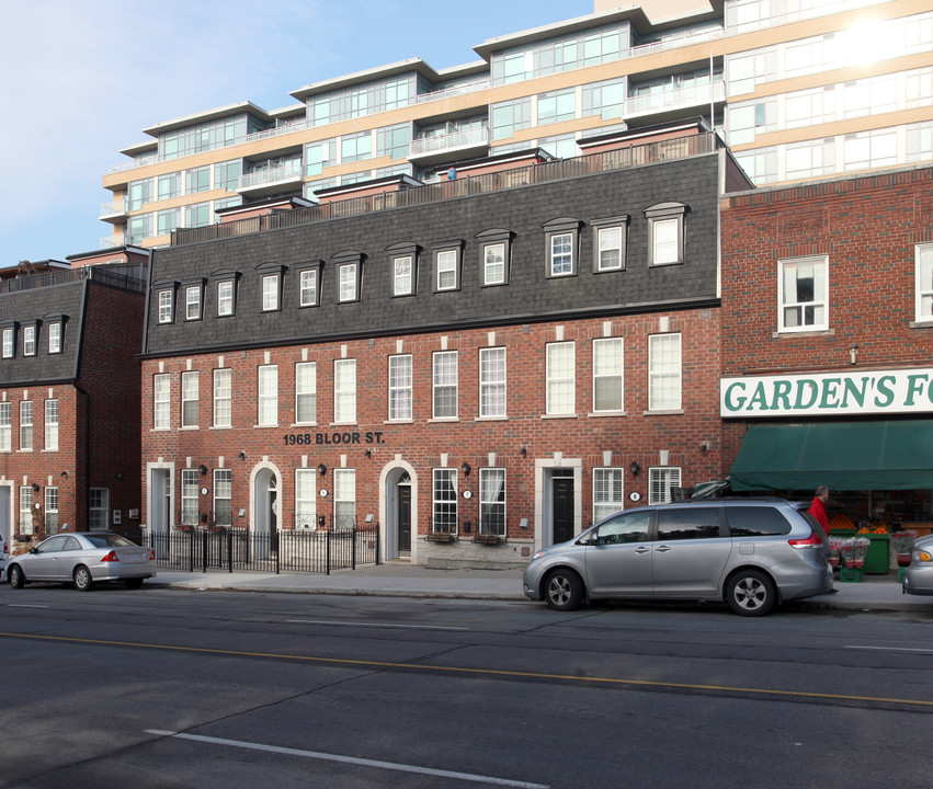 1968 Bloor St W in Toronto, ON - Building Photo